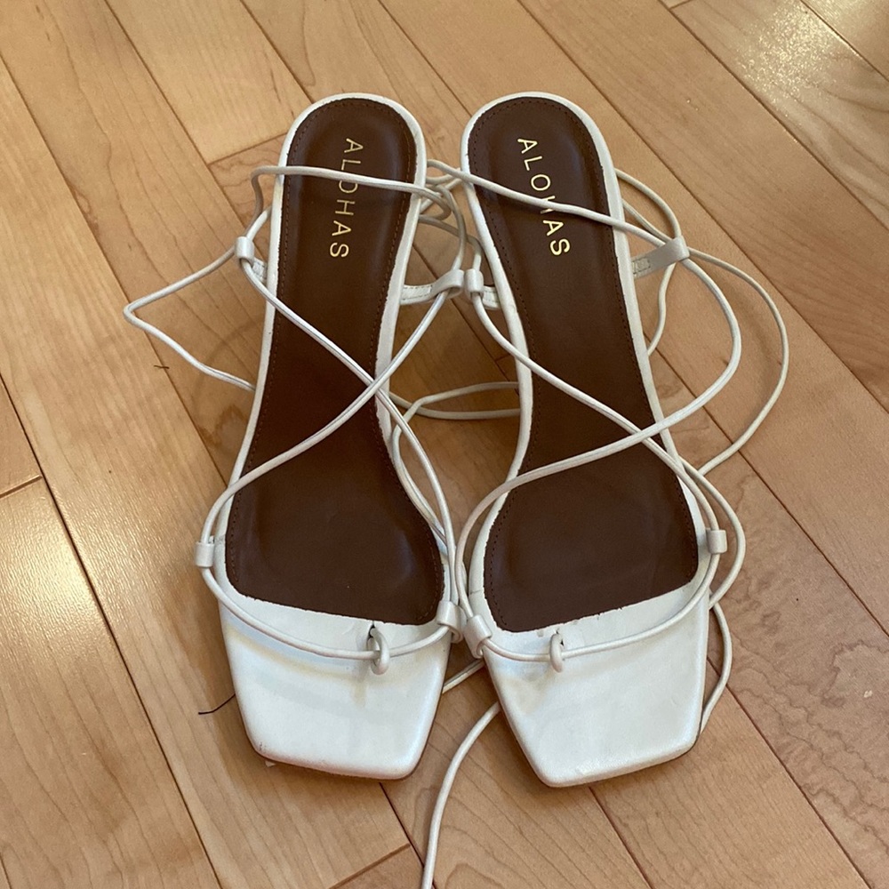 Alohas Bellini Sandal in Pearl